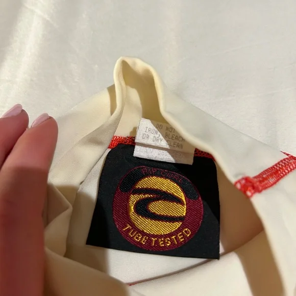 Rip Curl Cream and Red Rash Guard - Picture 3 of 7